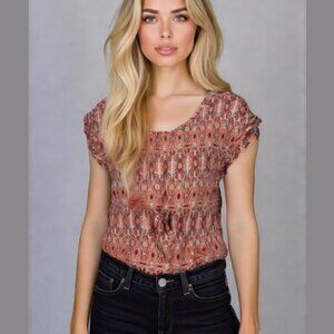 M&E light top in white coral and black cap sleeve